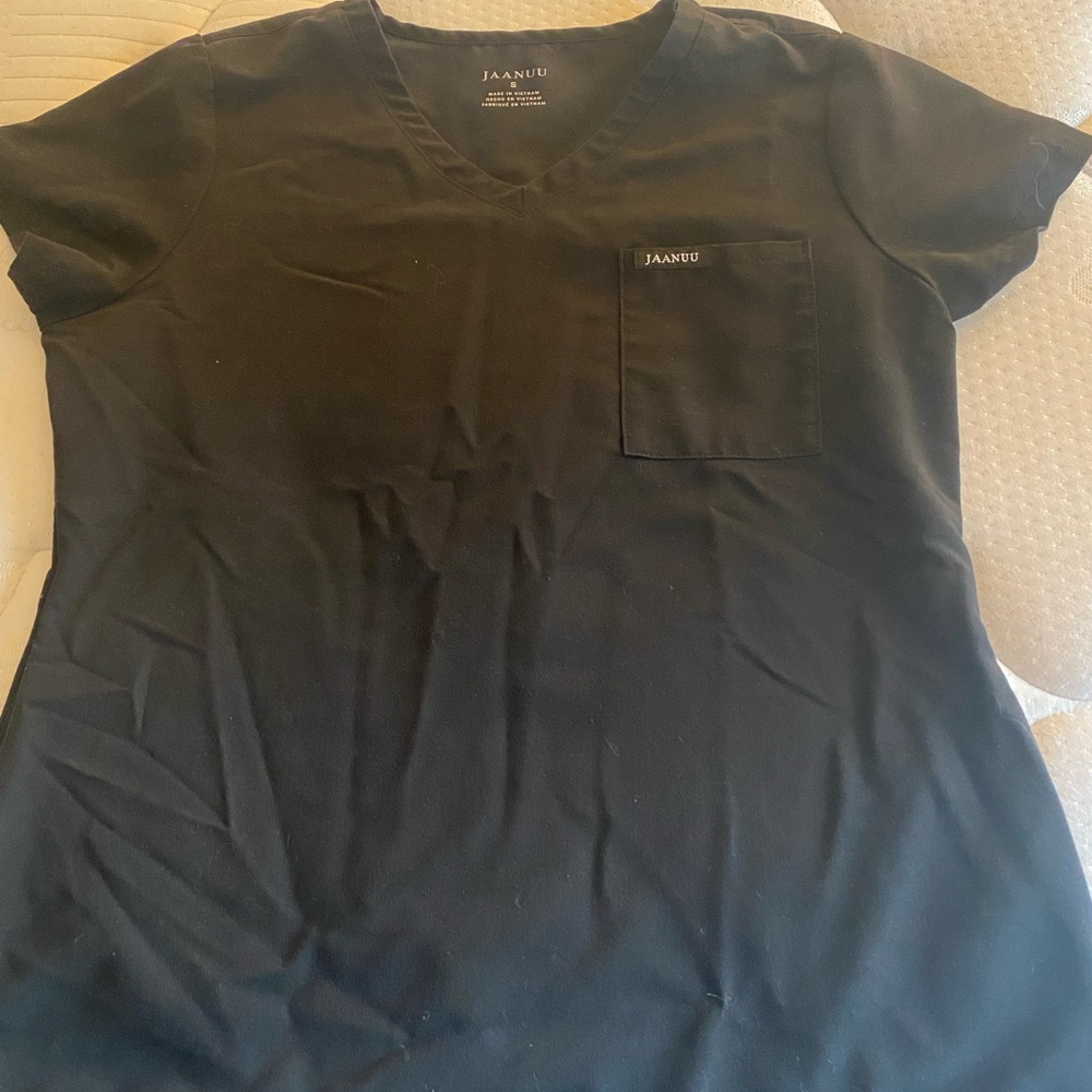Jaanuu scrub set